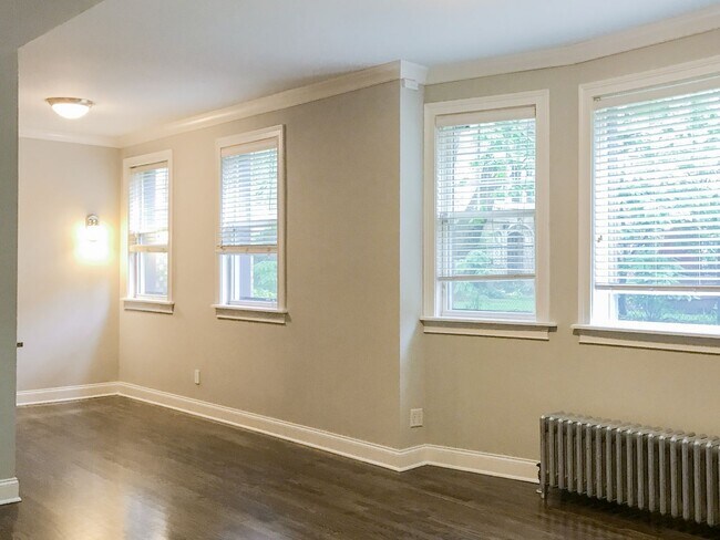 4838 N Paulina St, Unit 4836-G in Chicago, IL - Building Photo - Building Photo