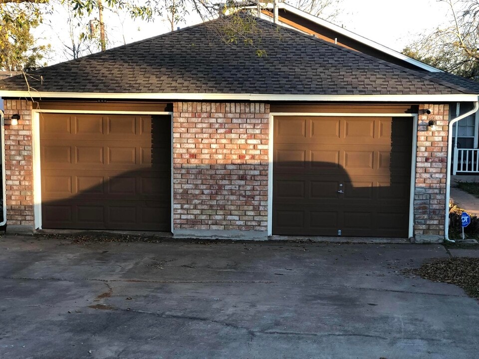 805 Lexington Rd, Unit 805 Lexington Road in Elgin, TX - Building Photo