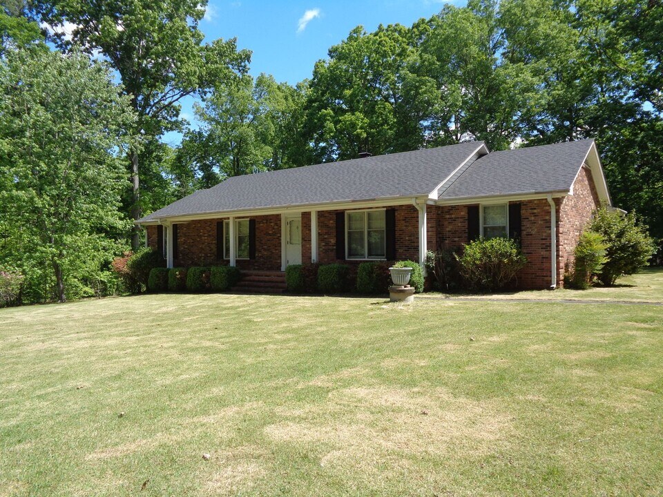 3107 Valhalla Dr in Greensboro, NC - Building Photo