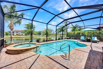 28101 Foxrock Ct in Bonita Springs, FL - Building Photo - Building Photo