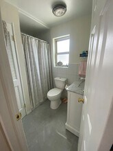 336 Lynne Way, Unit B in El Paso, TX - Foto de edificio - Building Photo