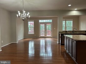 45901 Peach Oak Terrace in Sterling, VA - Building Photo