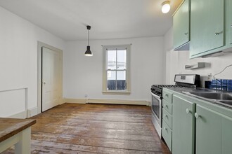 3 Pleasant Pl, Unit 3 in Cambridge, MA - Foto de edificio - Building Photo