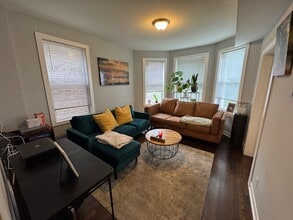 1431 N Springfield Ave, Unit 2 in Chicago, IL - Building Photo - Building Photo