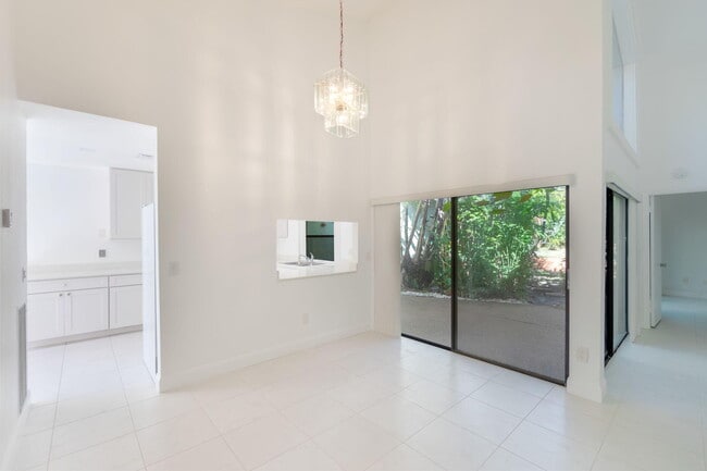 6090 Aloma Ln in Boca Raton, FL - Building Photo - Building Photo