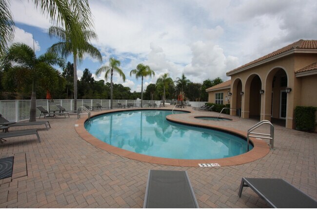 5915 Monterra Club Dr in Greenacres, FL - Building Photo - Building Photo