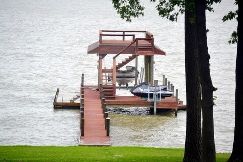 property at 241 Lake Oaks Blvd