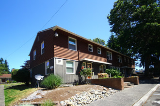 Garden Park Apartments in Shoreline, WA - Foto de edificio - Building Photo