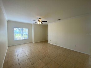 16415 Enclave Village Dr, Unit 108 in Tampa, FL - Building Photo - Building Photo