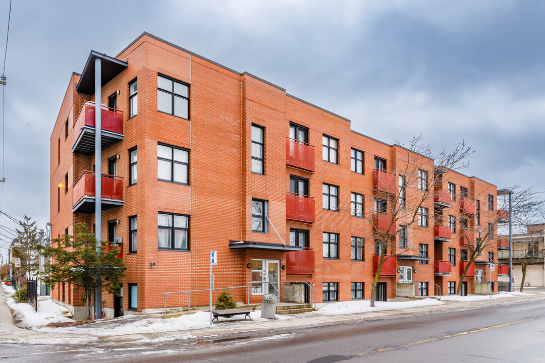 1901 Notre Dame St in Montréal, QC - Building Photo