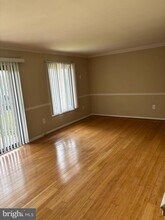 6928 Hanover Pkwy in Greenbelt, MD - Foto de edificio - Building Photo