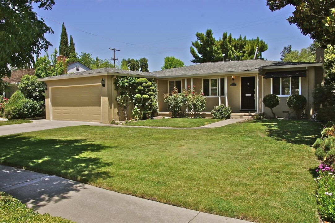 2323 Peachtree Ln in San Jose, CA - Building Photo