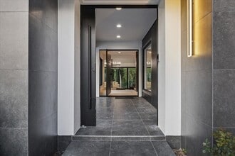 203 Cove Creek Ln in Houston, TX - Building Photo - Building Photo