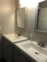 1249 Island Dr, Unit 104 in Ann Arbor, MI - Foto de edificio - Building Photo