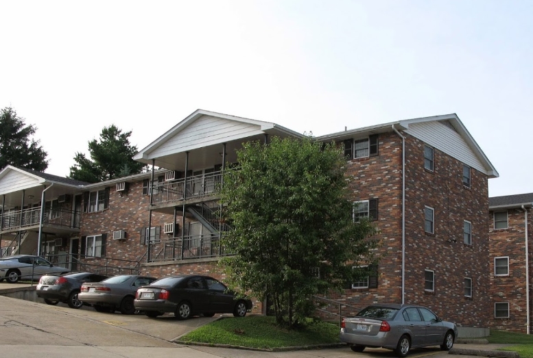 Broadway Park Apartments in Cape Girardeau, MO - Building Photo