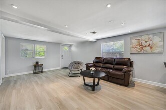 1601 Palm Way in Largo, FL - Building Photo - Building Photo