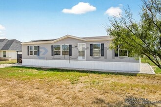 4715 FM476 in Poteet, TX - Building Photo - Building Photo