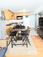 5536 W 63rd Plz, Unit 1 in Chicago, IL - Foto de edificio - Building Photo