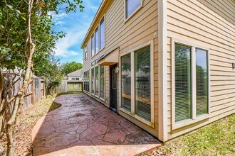 11110 Oriole Creek Ln in Richmond, TX - Foto de edificio - Building Photo