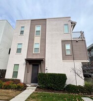 179 Log Pond Ln in Sacramento, CA - Building Photo