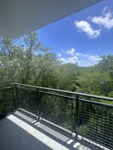 225 SE 3rd St, Unit B2 in Dania Beach, FL - Foto de edificio - Building Photo