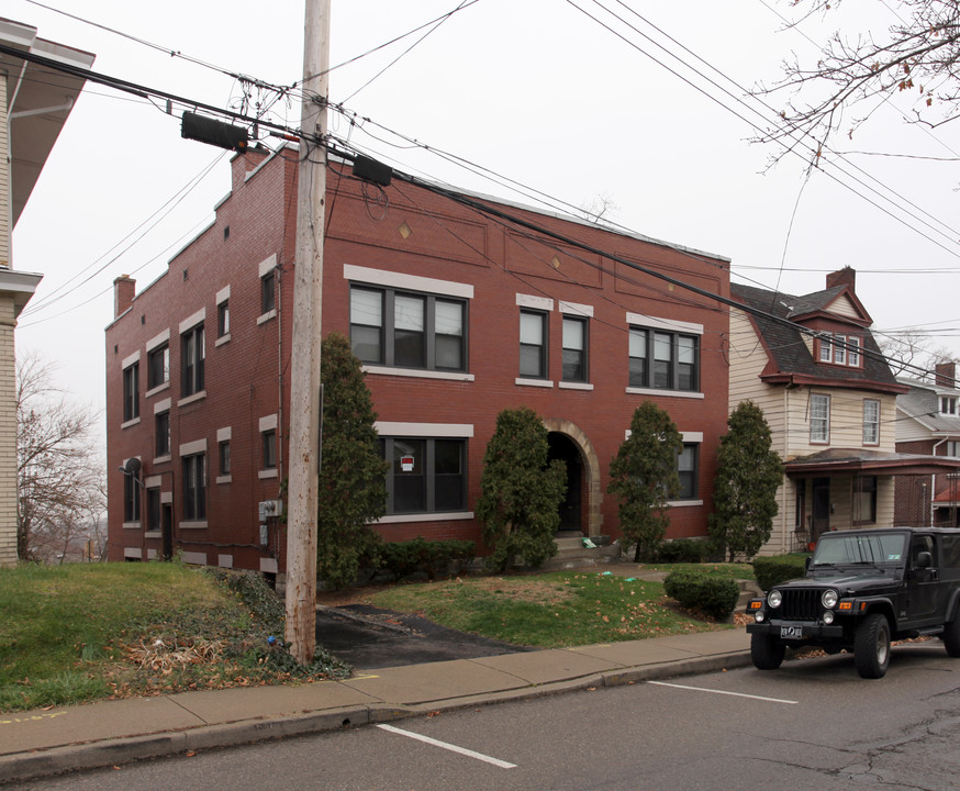 1441 Dormont Ave in Pittsburgh, PA - Foto de edificio