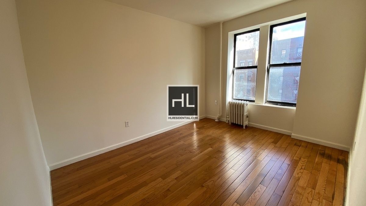 YORK AVENUE in New York, NY - Building Photo