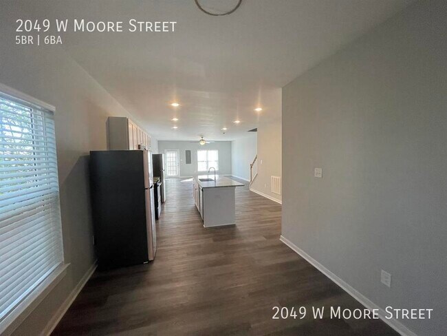 2049 W Moore St in Richmond, VA - Building Photo - Building Photo