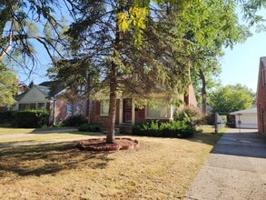 17620 Lenore Ave in Detroit, MI - Building Photo - Building Photo