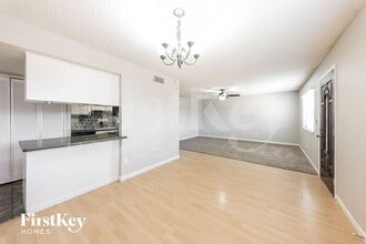6104 W Nancy Rd in Glendale, AZ - Foto de edificio - Building Photo