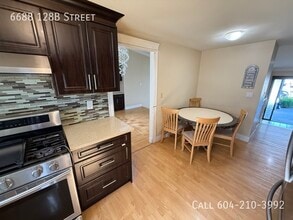 Spacious Home with Private Yard in Surrey, BC - Building Photo - Building Photo