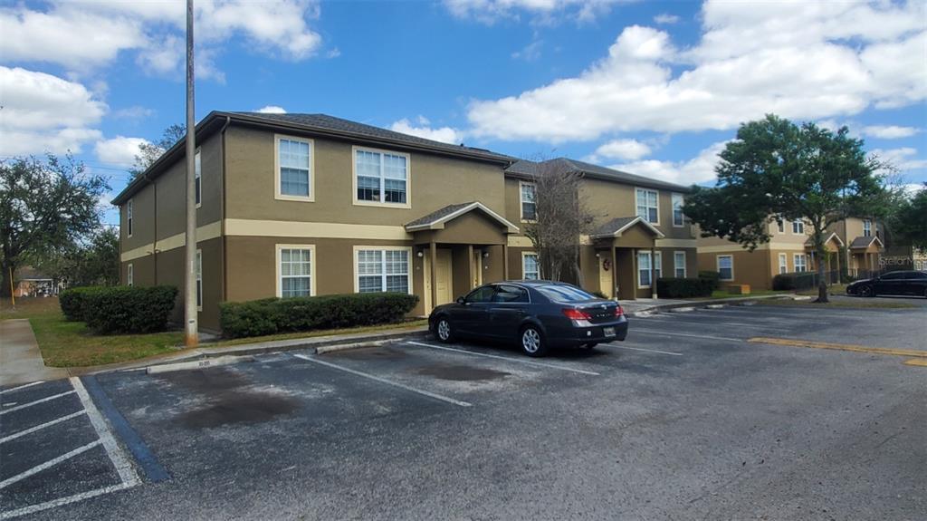 36027 Deer Creek Dr in Zephyrhills, FL - Foto de edificio