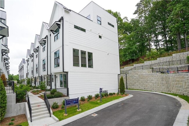 property at 1815 Gotham Ln NE