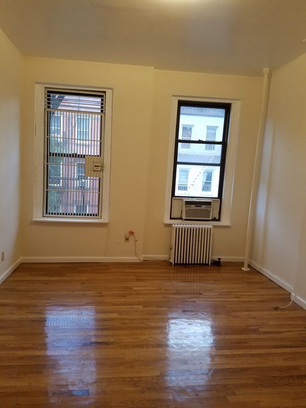 317 E 83rd St in New York, NY - Building Photo - Building Photo