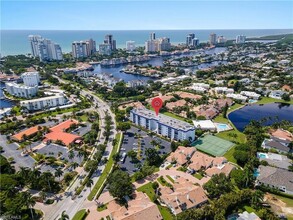 555 Park Shore Dr, Unit B513 in Naples, FL - Building Photo - Building Photo