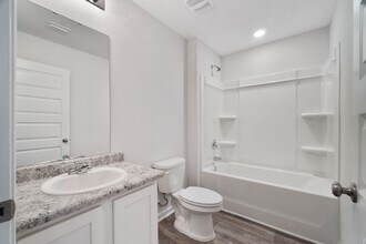 10593 Queens Gate Cir in Pensacola, FL - Building Photo - Building Photo