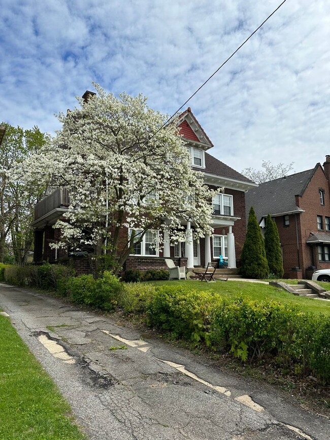 1529 E 115th St in Cleveland, OH - Building Photo - Building Photo