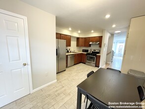 2 Holden St, Unit 1 in Boston, MA - Building Photo - Building Photo