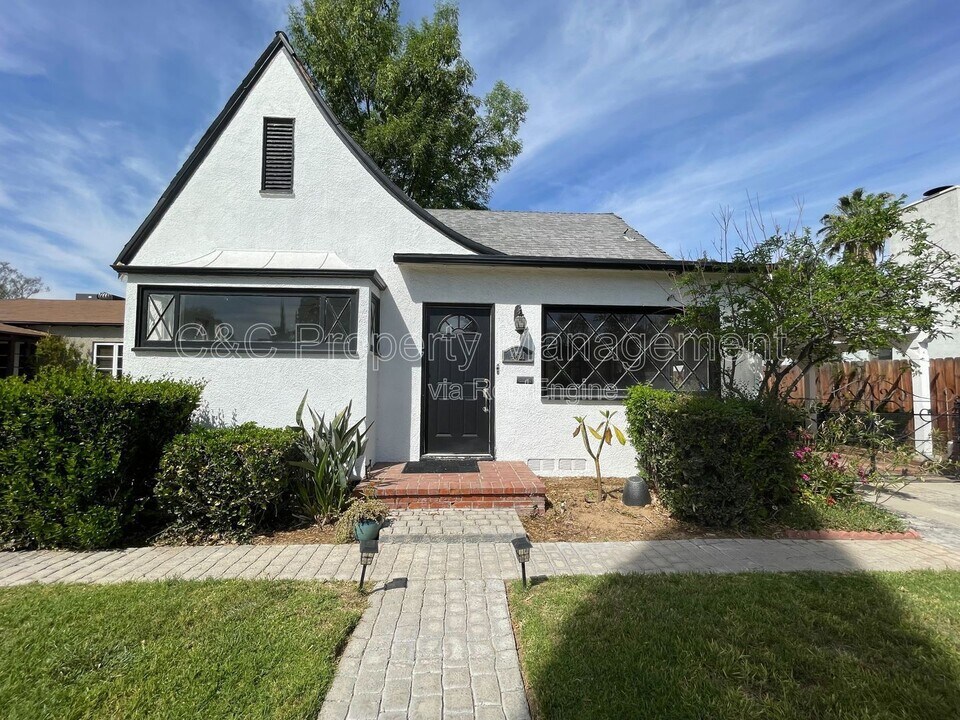 4621 Sunnyside Dr in Riverside, CA - Building Photo