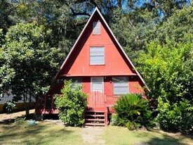 3683 Doris Dr in Tallahassee, FL - Building Photo