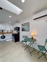 5618 Raber St, Unit 5620 in Los Angeles, CA - Building Photo - Building Photo