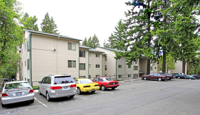 Hidden Village Apartments in Bellevue, WA - Foto de edificio - Building Photo