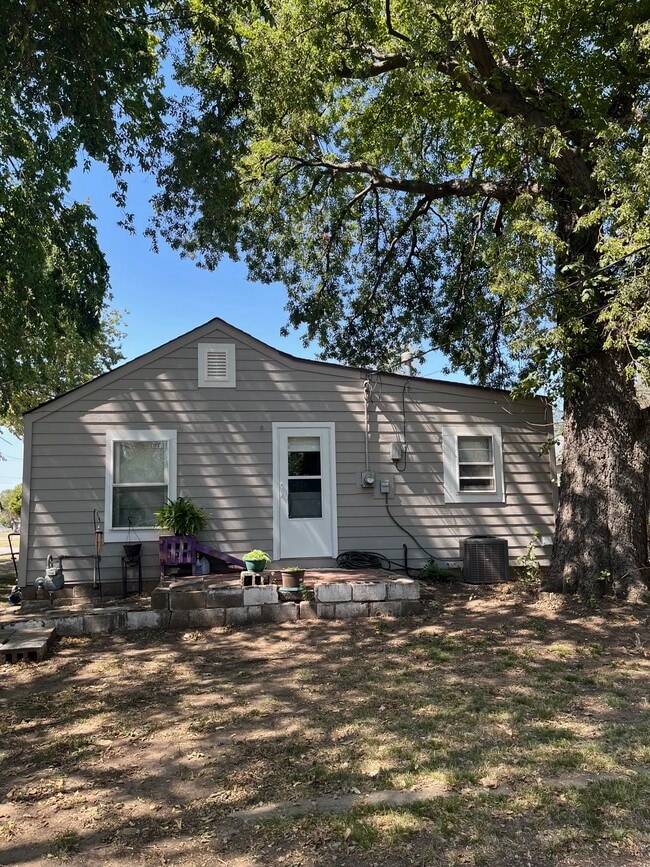 437 S Peachtree St in Ponca City, OK - Building Photo - Building Photo