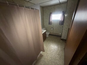 1700 Washington St, Unit Apt A in Greensburg, PA - Foto de edificio - Building Photo