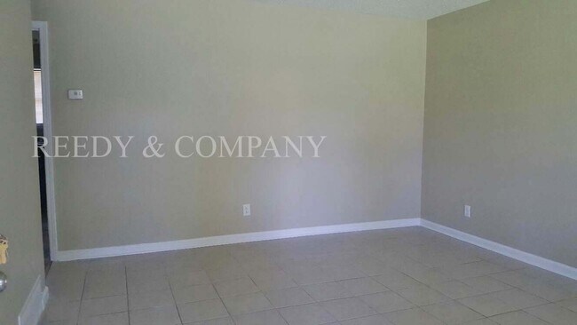 4225 Arrowhead Rd in Memphis, TN - Building Photo - Building Photo