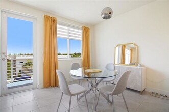 10300 NW 66th St in Doral, FL - Building Photo - Building Photo