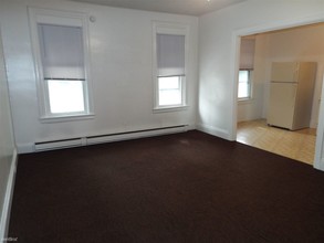 17 S Market St-Unit -Apt 201 in Elizabethtown, PA - Building Photo - Building Photo