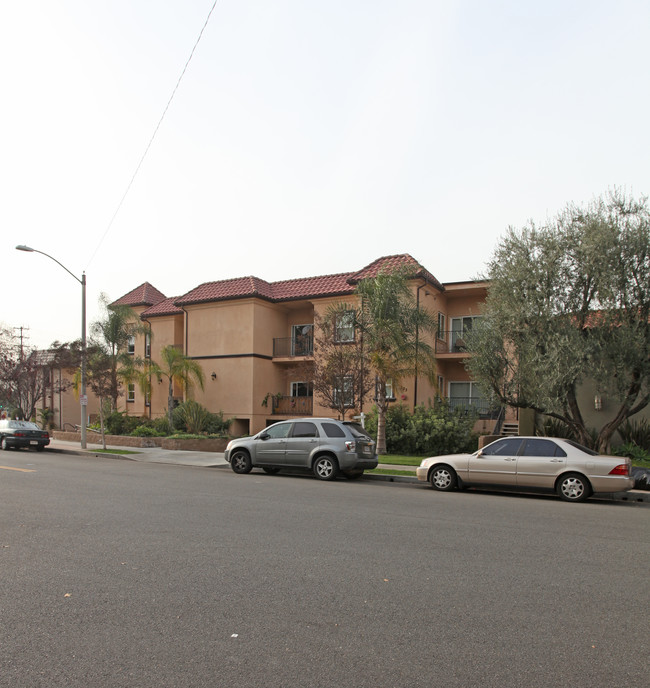 301-303 W Verdugo Ave in Burbank, CA - Foto de edificio - Building Photo