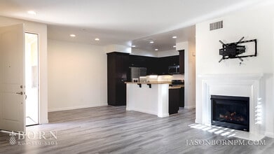 41 Secret Hollow Ln in Thousand Oaks, CA - Building Photo - Building Photo