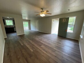1009 Nathan Rd in Rockaway Beach, MO - Building Photo - Building Photo